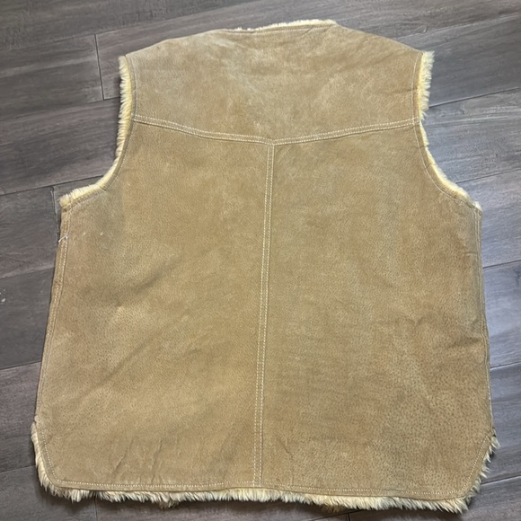 Scully Suede Sherpa Lined Vest - Picture 6 of 7